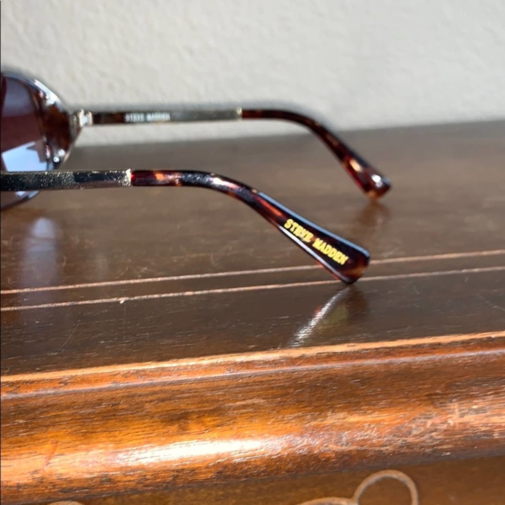 Steve Madden Brown Sunglasses - Picture 8 of 10